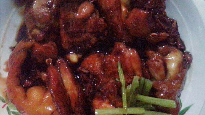 自制照烧鸡腿饭,收汁装盘