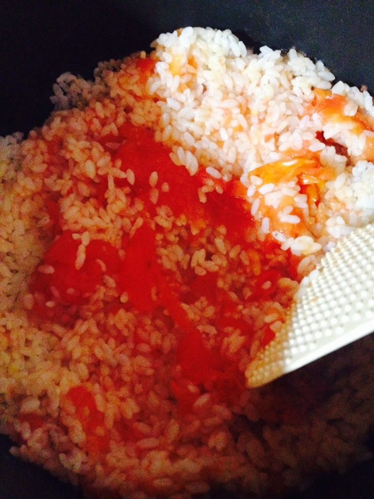 整个番茄饭,接着就是搅拌!拌呀拌拌呀拌,拌均匀