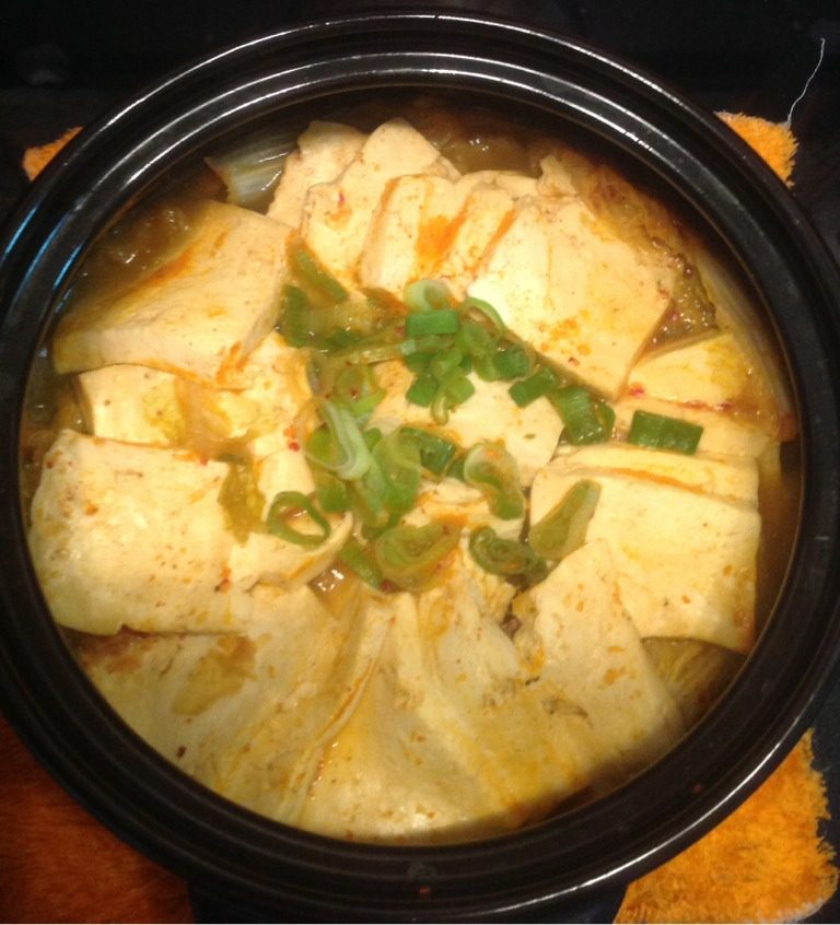 暖暖豆腐锅,根据口味可以加点韩式辣酱和盐