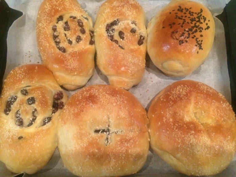 营养早餐,如图隔夜做好面包；