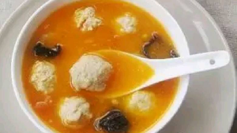 西红柿金针菇肉圆汤