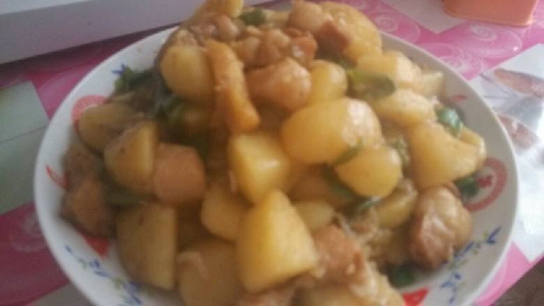 土豆红烧肉
