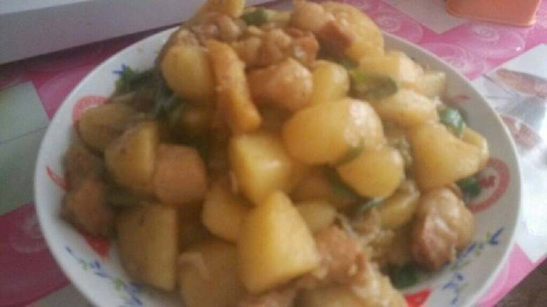 土豆红烧肉,近拍一张