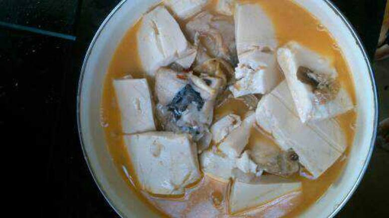 鱼头炖豆腐