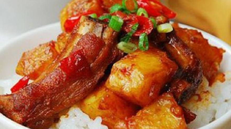 川味土豆烧排骨