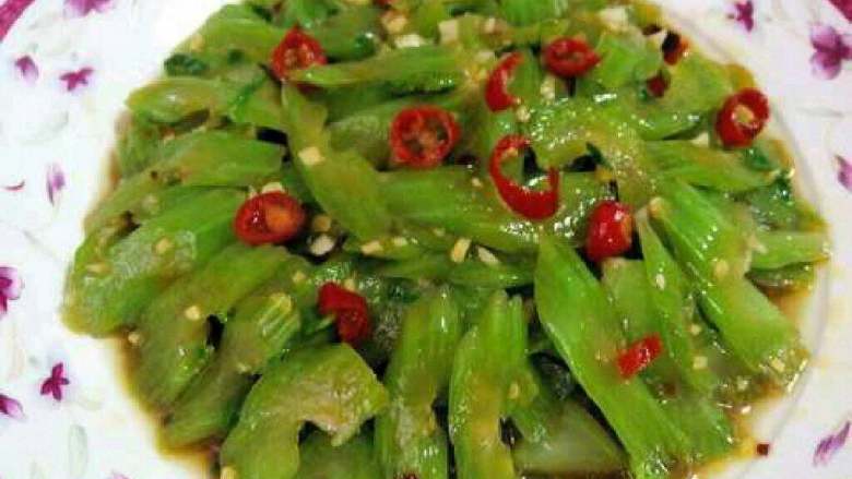 自制【凉拌青菜梗】,好了。