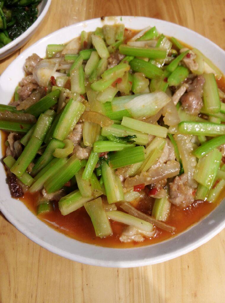 西芹炒肉丝