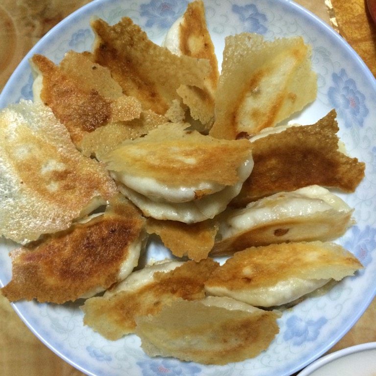 冰花牛肉马蹄水煎饺