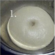 红豆面包,面团基本发酵完成;