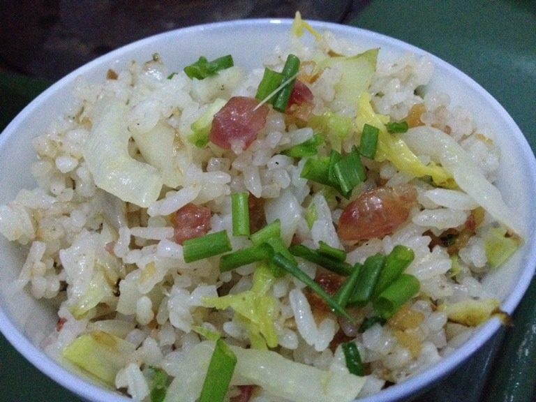 大白菜广味肠炒饭,如图可以开动了哦