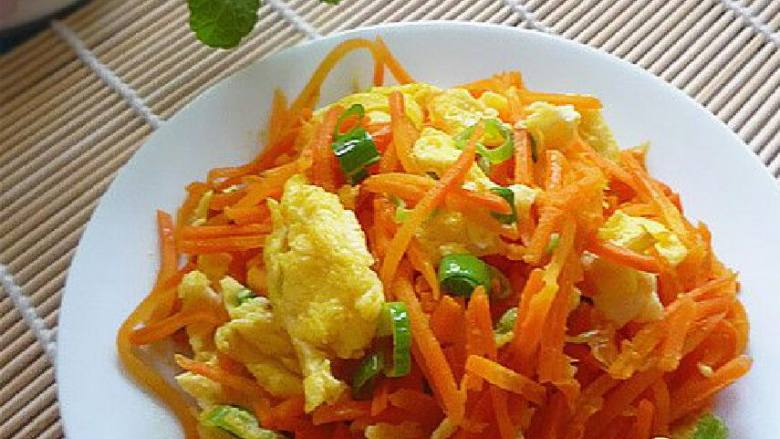 胡萝卜丝炒鸡蛋