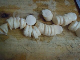 ❤️双钱蛋菇❤️,8 .切好片状中间一刀不要切断(就是两片一切)