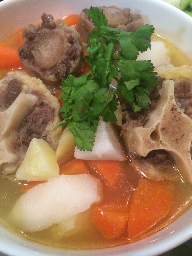 胡萝卜山药牛尾汤