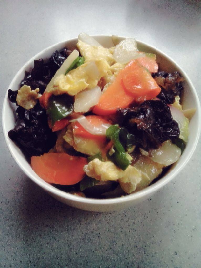 鸡蛋炒杂蔬