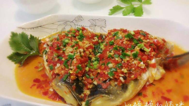 剁椒鱼头,出盘照~有木有很有食欲?