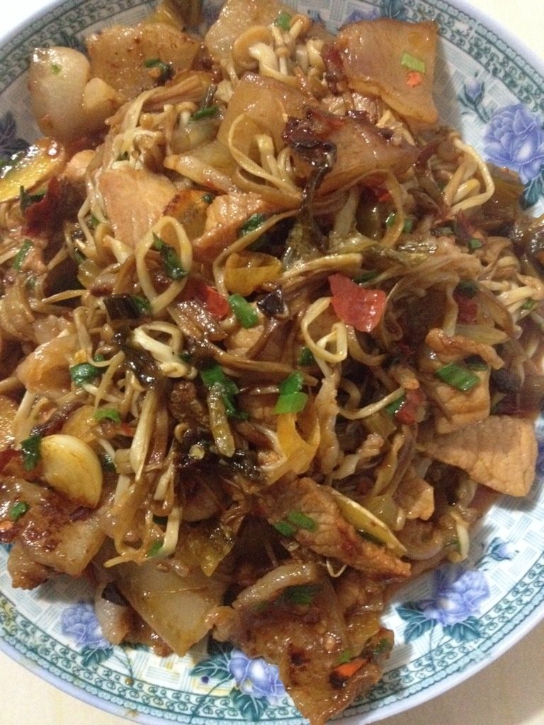 五花肉脆炒金针菇