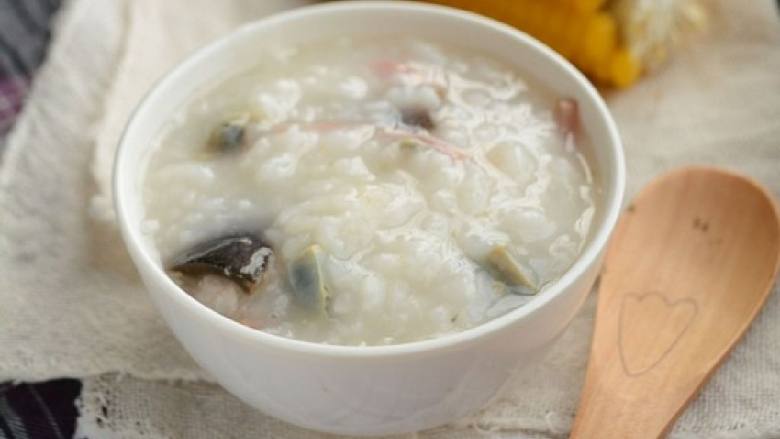 皮蛋火腿粥