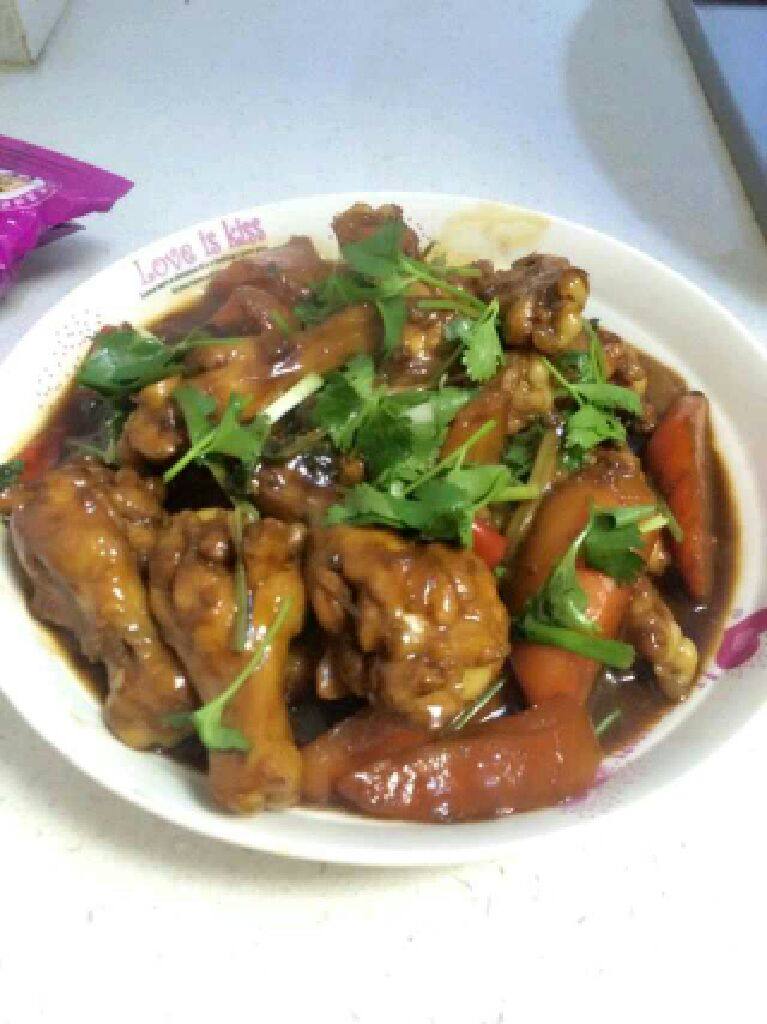 胡萝卜烧鸡腿