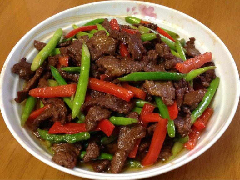 芦笋红椒炒牛肉