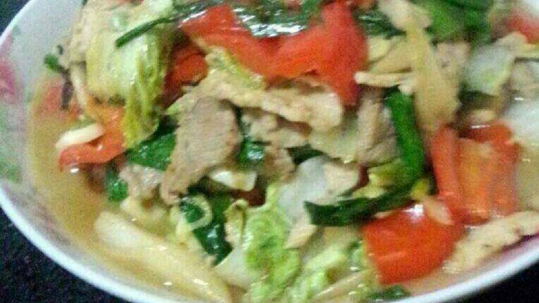 小白菜炒肉,装盘