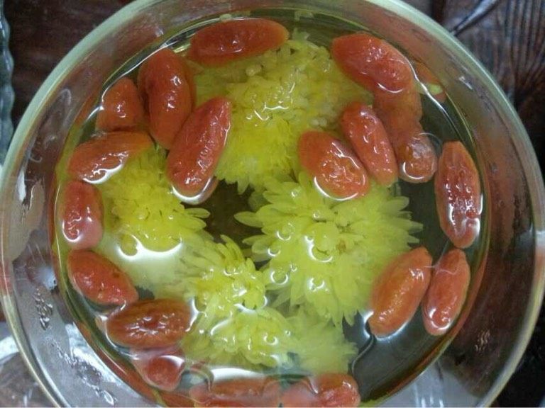 枸杞红枣菊花茶