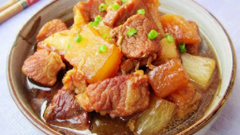 猪肉炖萝卜