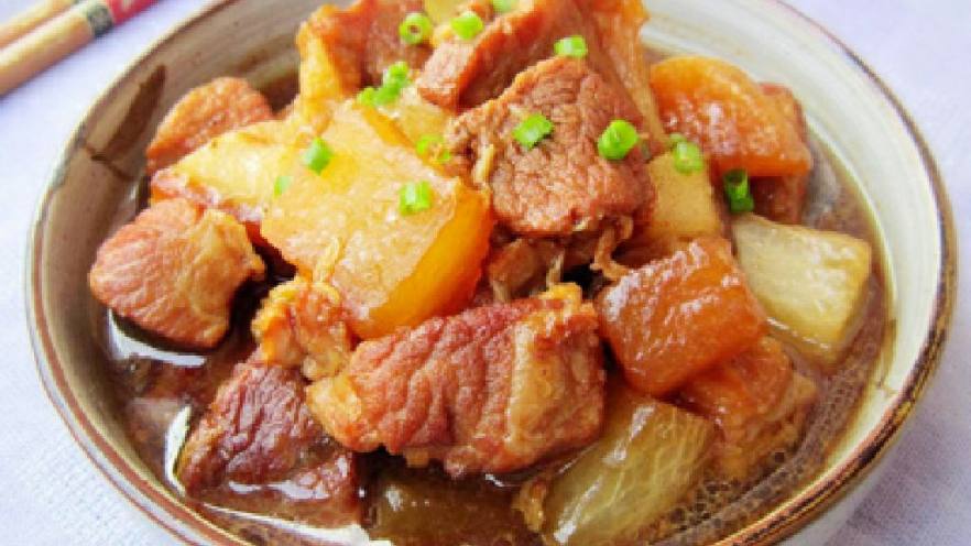 猪肉炖萝卜