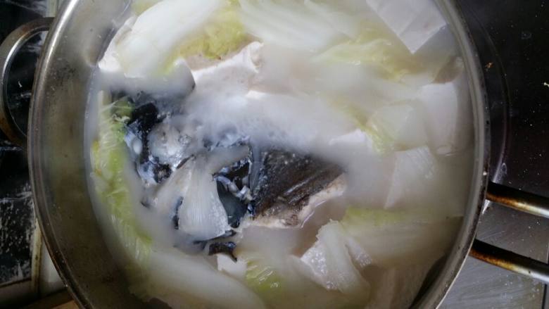 鱼头豆腐汤