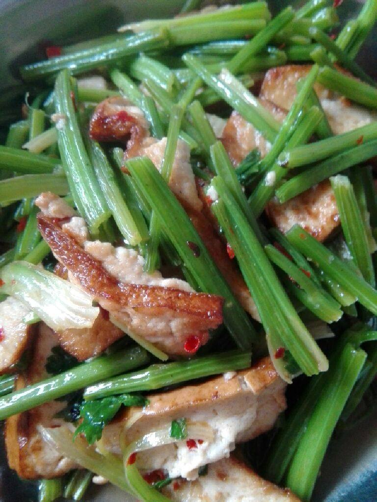 芹菜炒豆腐