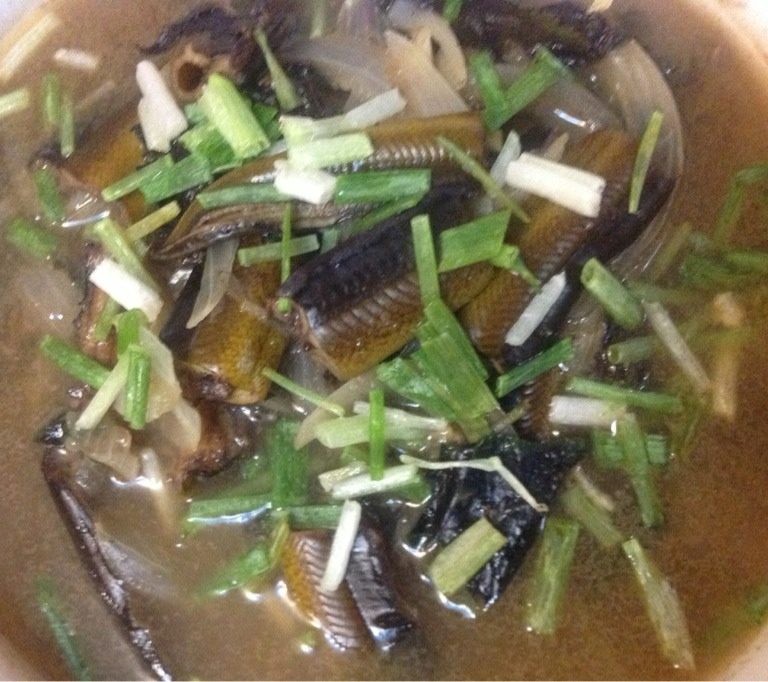 洋葱紫苏煮鳝鱼