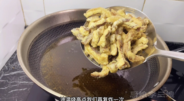 酥脆可口的香酥香菇制作教程,再复炸一次