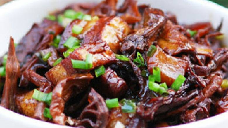 笋干炖红烧肉