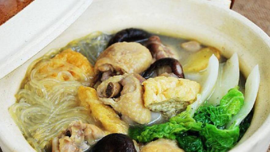 油豆腐香菇鸡腿煲