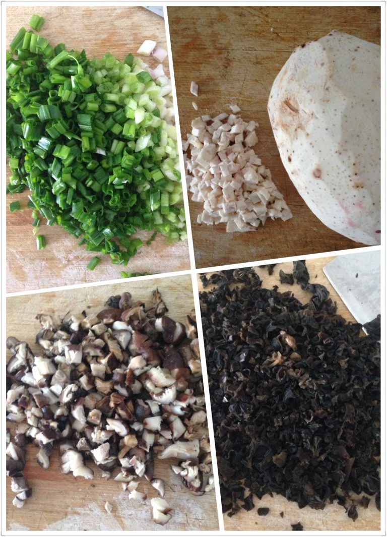 广西酿豆腐(酿豆腐泡),先把糯米用冷水泡两个小时,然后把芋头,木耳,<a style='color:red;display:inline-block;' href='/shicai/ 230'>香菇</a>,葱花切碎