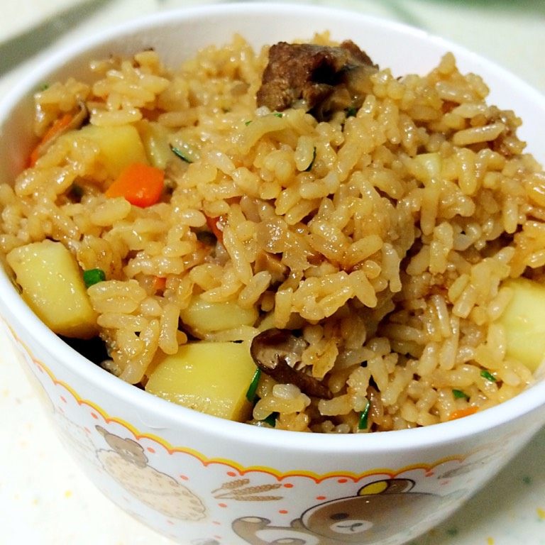 牛肉焖饭