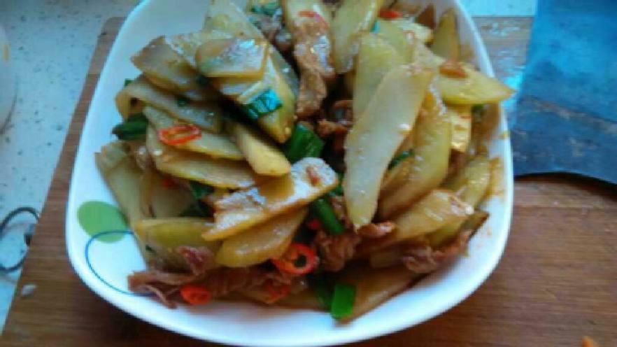 自创【青菜头炒肉】