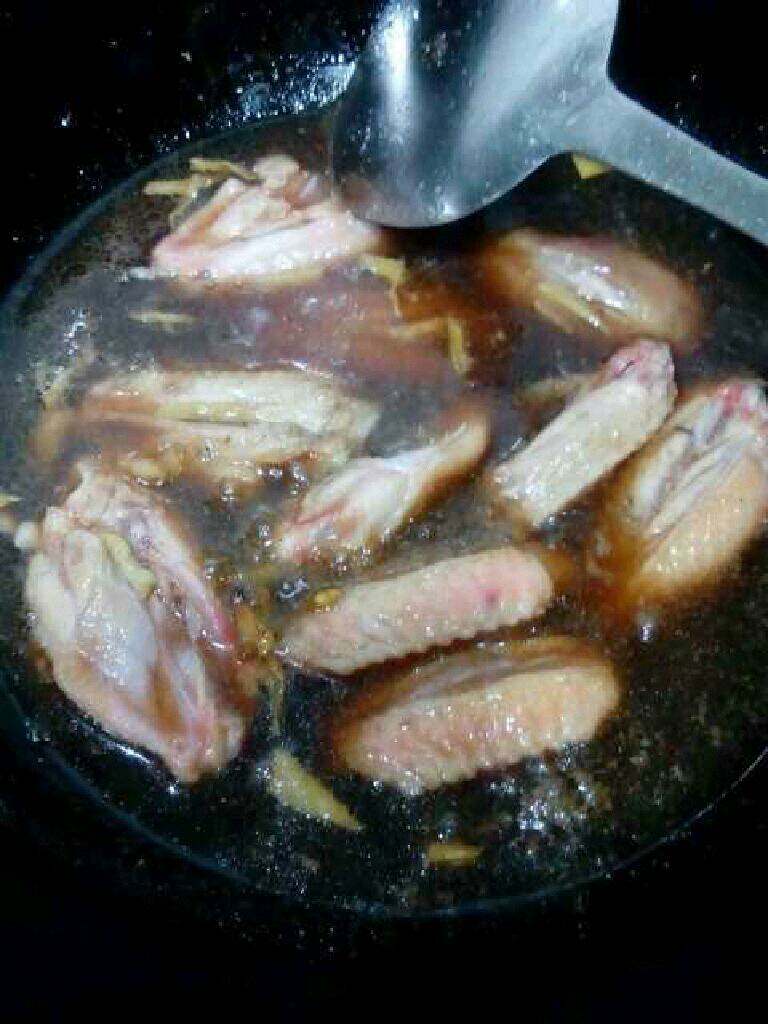 自制【可乐鸡翅】,都加完了。