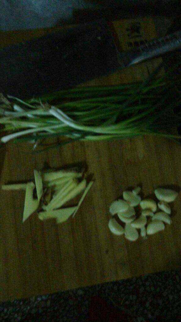 香辣麻婆豆腐,准备葱姜蒜