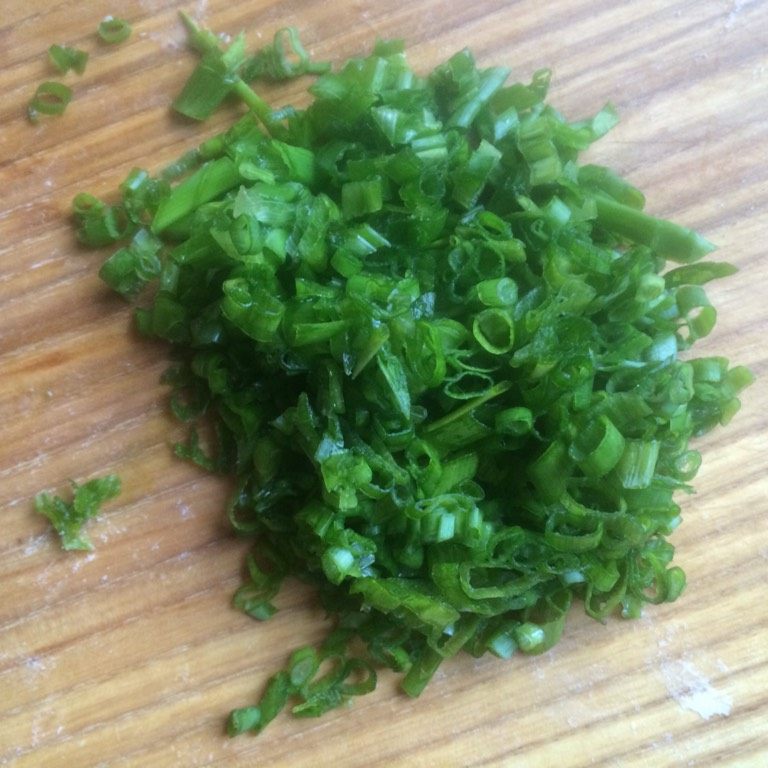黑芝麻香葱饼干,如图香葱碎,只用葱叶