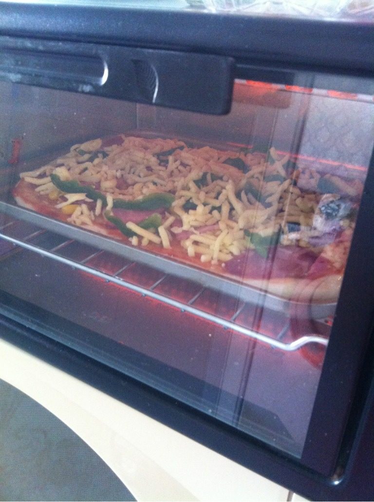 自制培根披萨,如图