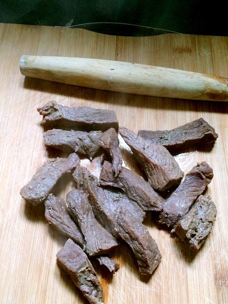 宝宝海苔牛肉松,如图,大火烧开小火焖30一40分钟