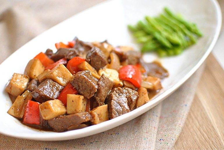 黑椒风味杏鲍菇牛肉粒