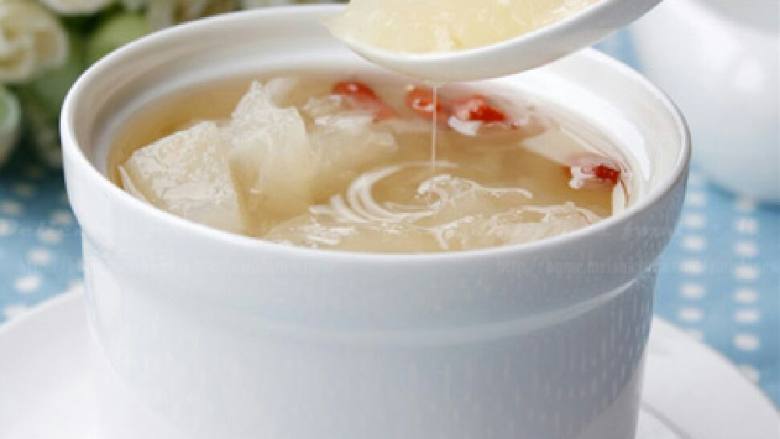 银耳无花果雪梨汤