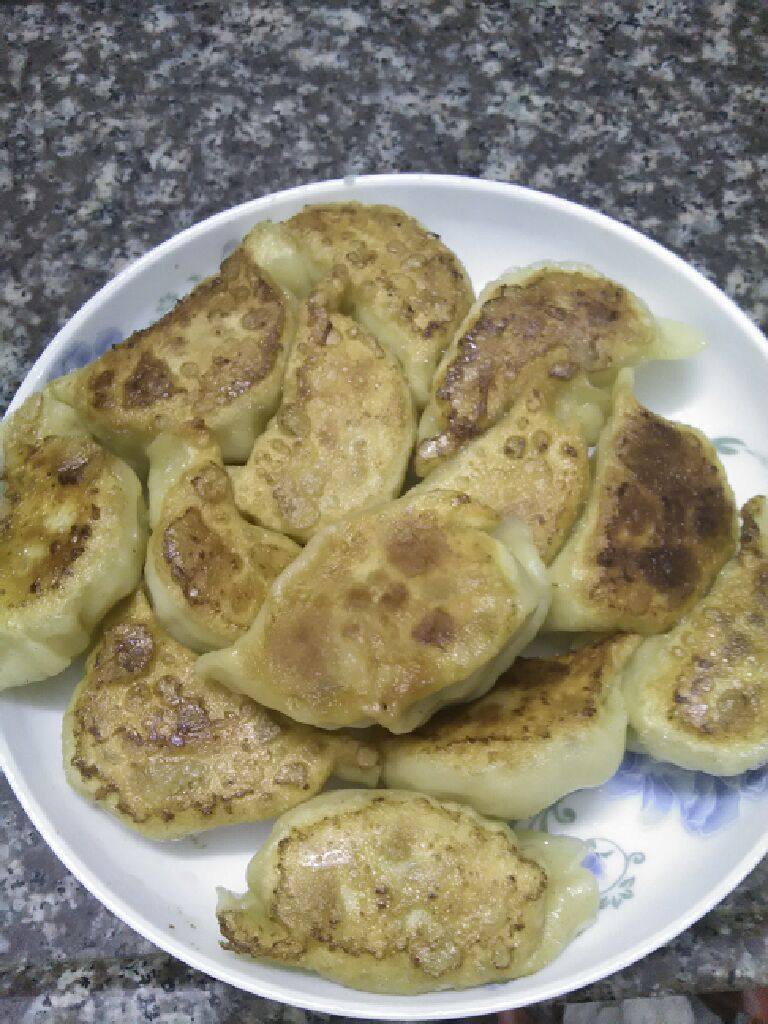 白萝卜猪肉饺煎饺