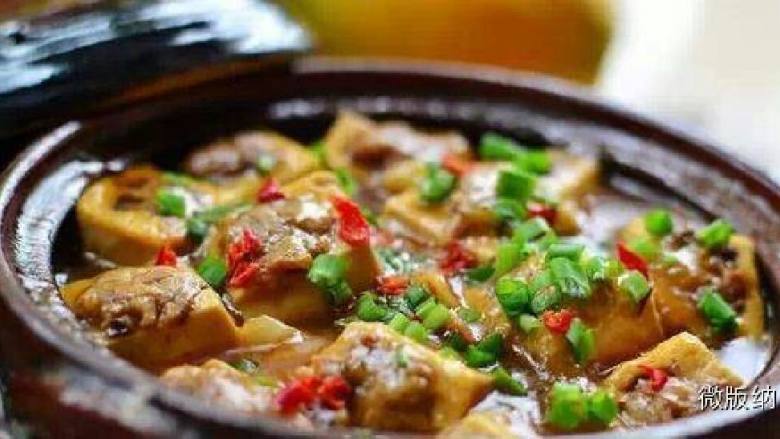砂锅煲豆腐酿


