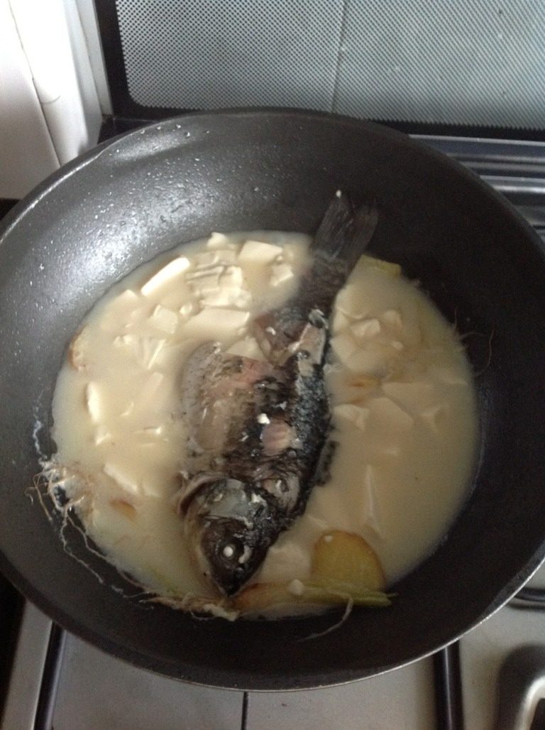 鲫鱼豆腐汤