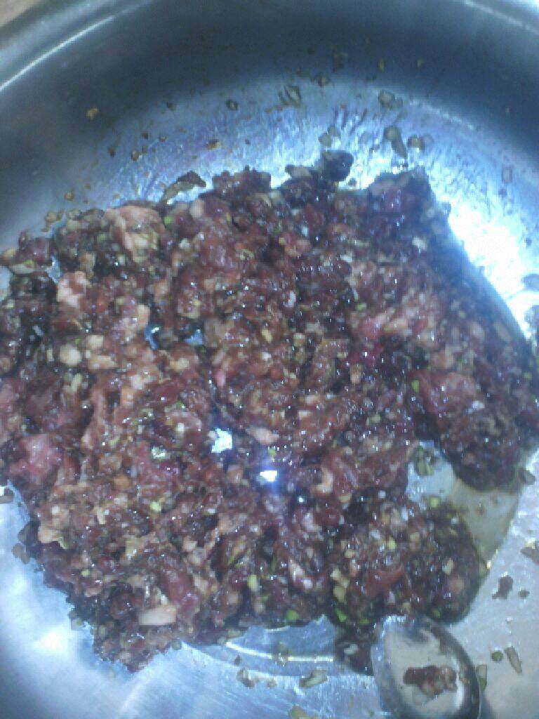 猪肉韭菜水饺,<a style='color:red;display:inline-block;' href='/shicai/ 414'>猪肉</a>剁好，加味极鲜，<a style='color:red;display:inline-block;' href='/shicai/ 692'>酱油</a>，食用油，<a style='color:red;display:inline-block;' href='/shicai/ 3250'>葱</a>，<a style='color:red;display:inline-block;' href='/shicai/ 37'>姜</a>，<a style='color:red;display:inline-block;' href='/shicai/ 756'>鸡精</a>拌好