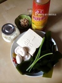 海带豆腐减肥汤,1
按照食材与调料准备好菜品所需主料及辅料；

