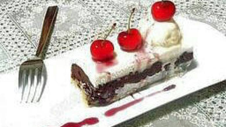 樱桃冰淇淋布朗尼