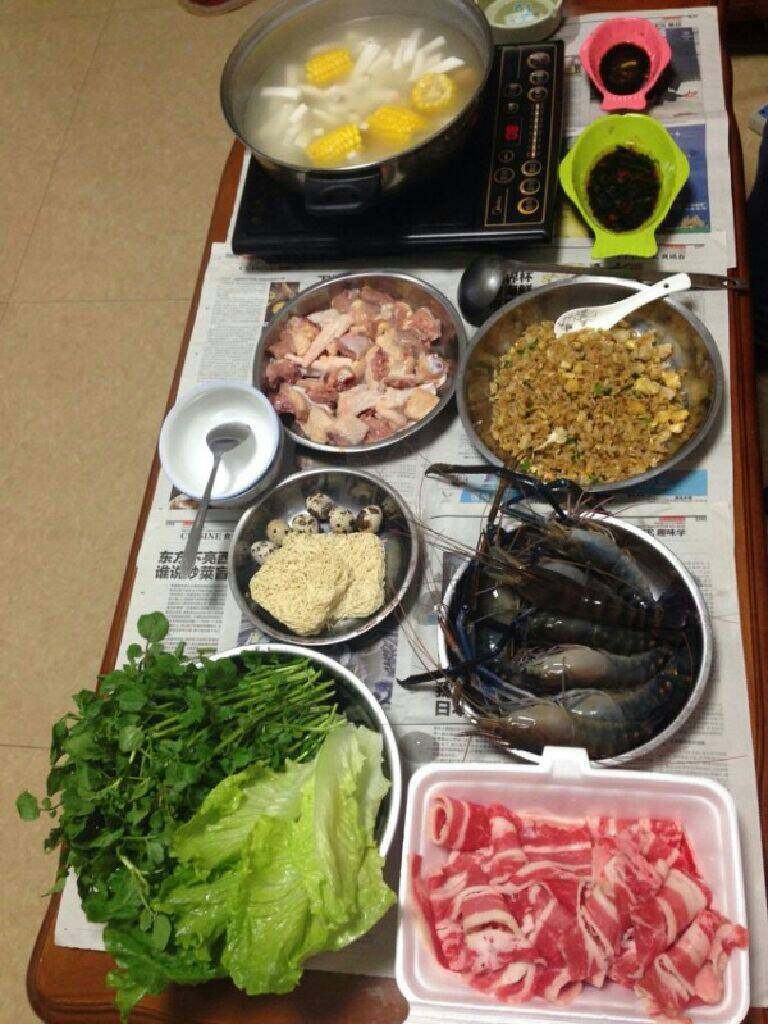 自制【广式火锅】,所有材料准备好了，就可以开始 愉快的打边炉啦。